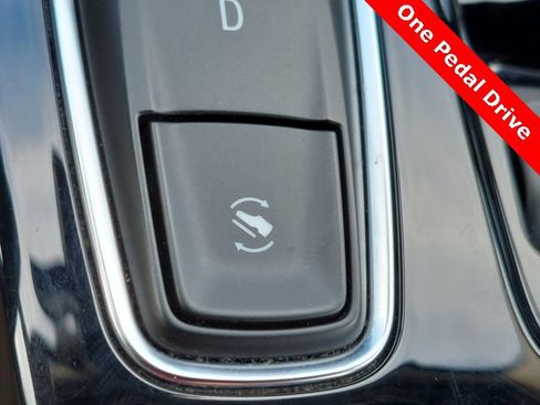 Used 2023 Chevrolet Bolt EUV LT w/ Convenience Package image 16