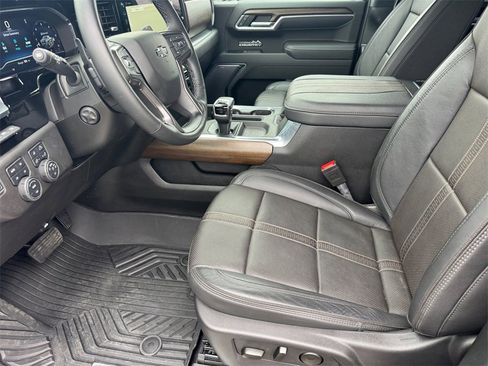 Certified 2025 Chevrolet Silverado 1500 High Country w/ Midnight Edition image 10