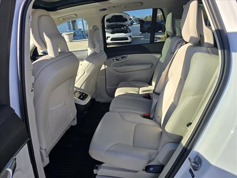 Used 2020 Volvo XC90 T6 Momentum w/ Protection Package Premier image 14