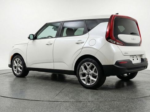Used 2025 Kia Soul LX w/ LX Technology Package image 6