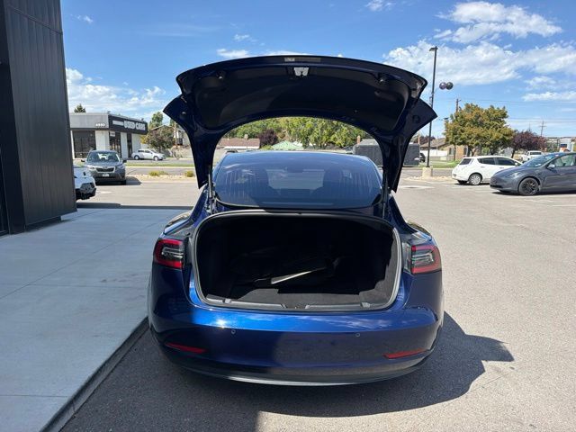 Used 2018 Tesla Model 3 Long Range RWD image 8