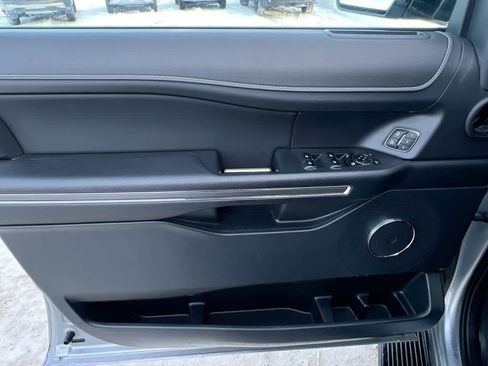 Used 2023 Ford Expedition Max XLT image 13