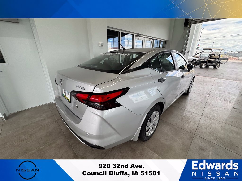 New 2025 Nissan Versa S w/ Trunk Package FWD image 4