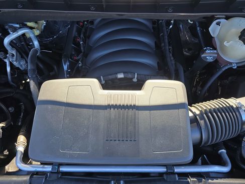 Used 2021 Chevrolet Tahoe Premier w/ Premium Package image 35