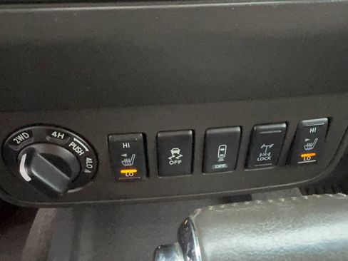 Used 2018 Nissan Frontier PRO-4X image 20