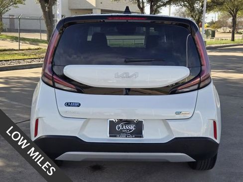 Certified 2024 Kia Soul EX image 5
