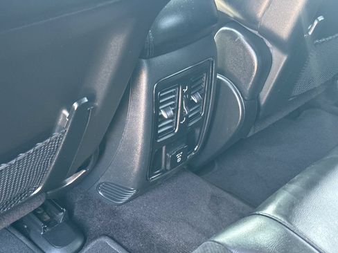 Used 2018 Jeep Grand Cherokee Altitude AWD/4WD image 39