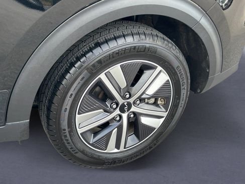 Used 2022 Kia Niro EX Premium FWD image 8