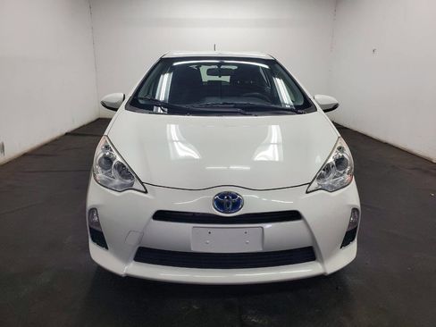 Used 2014 Toyota Prius C Three image 2