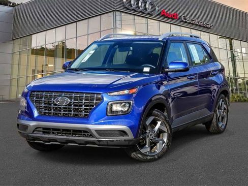 Used 2022 Hyundai Venue SEL image 1