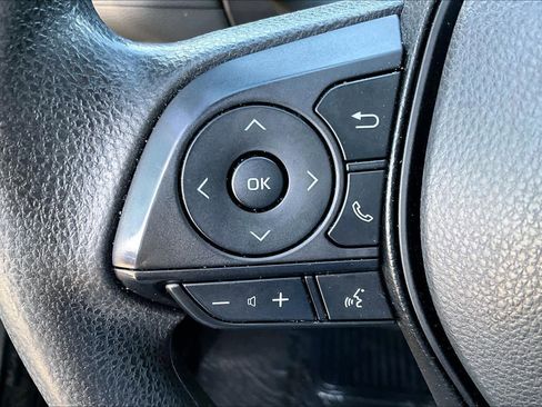 Used 2024 Toyota RAV4 XLE FWD image 20