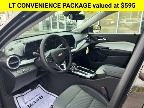 New 2026 Chevrolet Trax LT w/ LT Convenience Package FWD image 2