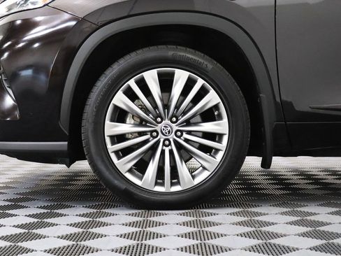 Used 2022 Toyota Highlander Platinum AWD/4WD image 6