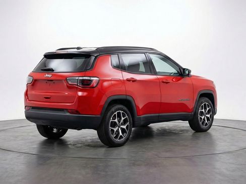 Used 2025 Jeep Compass Limited image 9