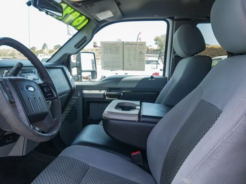 Used 2016 Ford F250 XLT w/ FX4 Off-Road Package AWD/4WD image 14