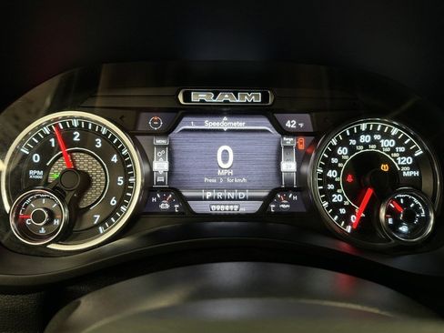 Used 2022 RAM 2500 Laramie w/ Night Edition image 34