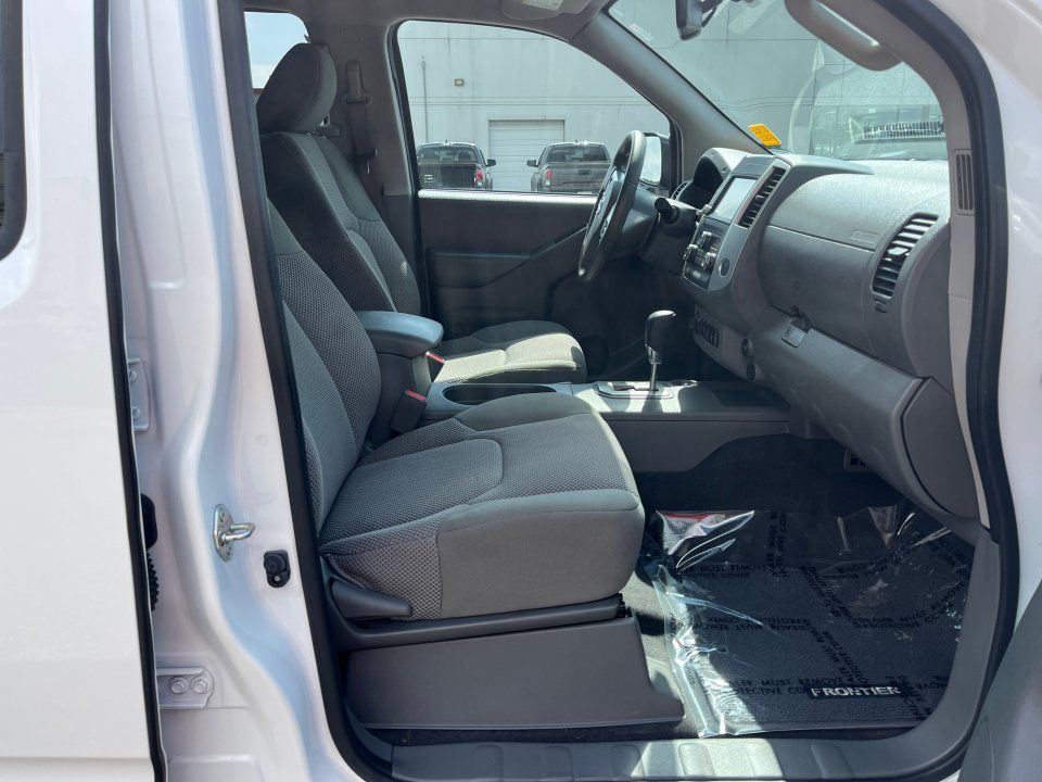 Used 2020 Nissan Frontier SV AWD/4WD image 27