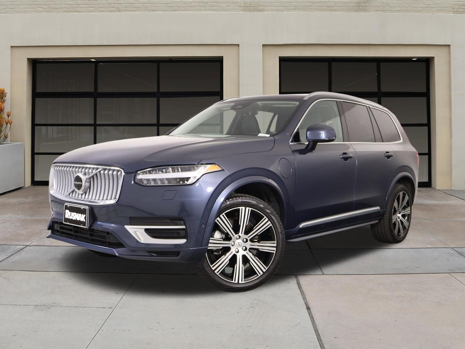 Used 2025 Volvo XC90 T8 Plus AWD/4WD image 3