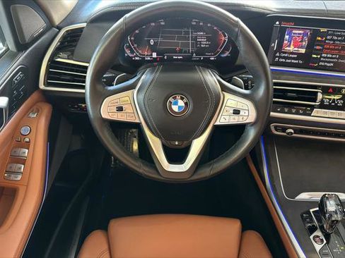 Used 2022 BMW X7 xDrive40i w/ Premium Package image 13