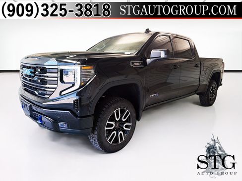Used 2023 GMC Sierra 1500 AT4 AWD/4WD image 1