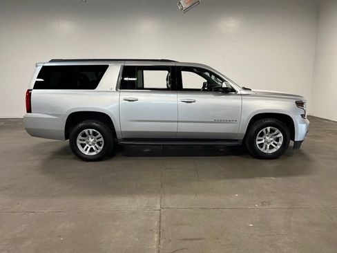 Used 2020 Chevrolet Suburban LT RWD image 2