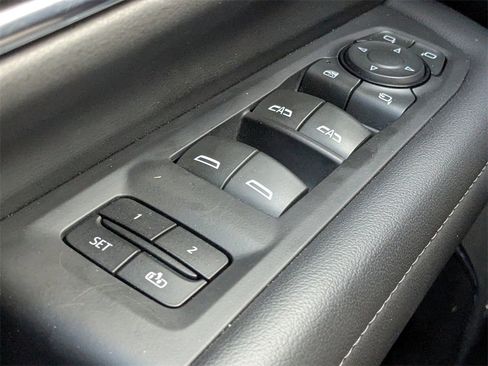 Used 2023 Chevrolet Tahoe Z71 w/ Luxury Package image 22