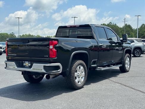 Used 2023 Chevrolet Silverado 2500 LTZ w/ LTZ Plus Package AWD/4WD image 3