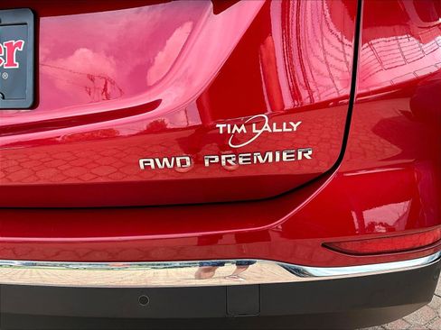 Used 2020 Chevrolet Equinox Premier AWD/4WD image 24