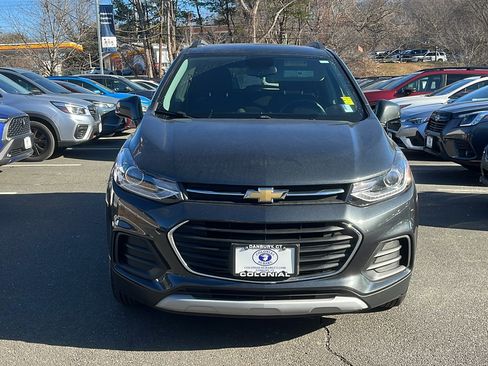 Used 2017 Chevrolet Trax LT w/ Sun & Sound Package image 4
