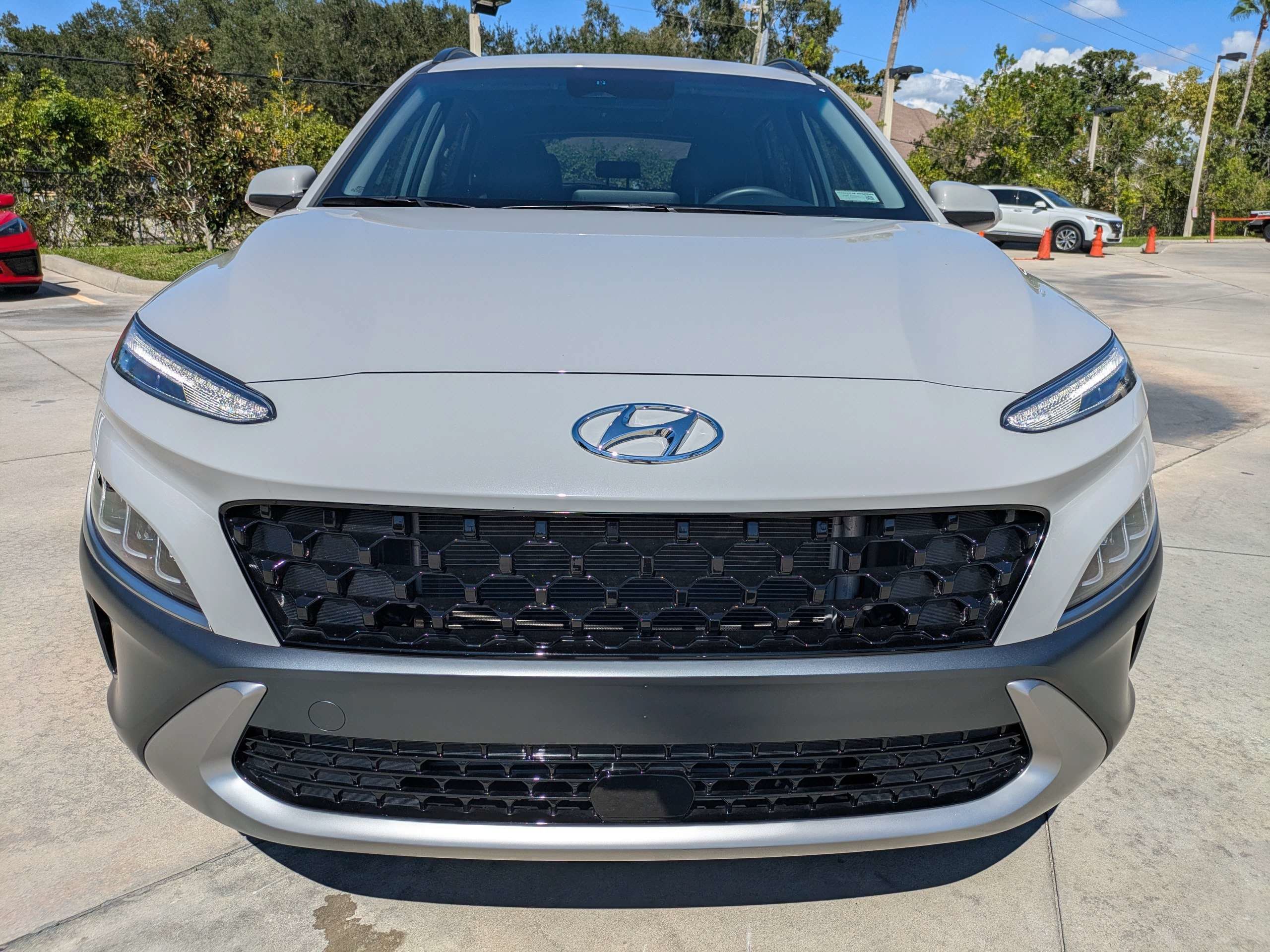 Certified 2023 Hyundai Kona Limited w/ Cargo Package FWD image 6