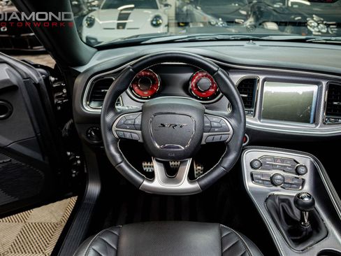 Used 2016 Dodge Challenger SRT Hellcat RWD image 78