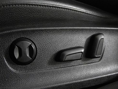 Used 2018 Volkswagen Passat 2.0T SE w/ SE Lighting Package image 20