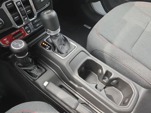 New 2026 Jeep Wrangler Unlimited Rubicon AWD/4WD image 20