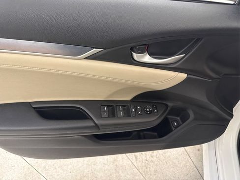 Used 2018 Honda Civic Touring image 33