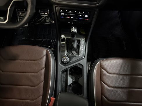 Used 2024 Volkswagen Tiguan SEL R-Line image 35