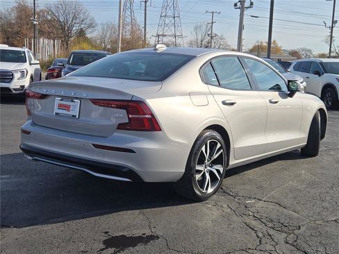 Used 2024 Volvo S60 B5 Core image 12