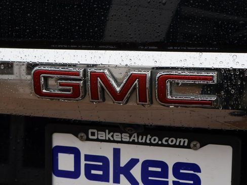 Used 2022 GMC Yukon SLT w/ SLT Premium Package image 19