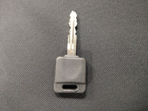 Used 2023 Nissan Versa S w/ Trunk Package image 32