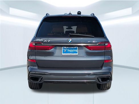 Used 2022 BMW X7 xDrive40i w/ M Sport Package AWD/4WD image 4