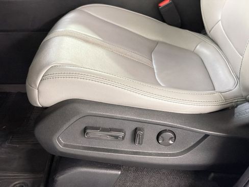 Used 2024 Honda Pilot Touring image 14
