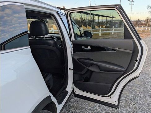Used 2019 Kia Sorento EX image 12