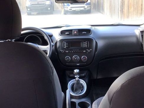 Used 2015 Kia Soul Base image 10