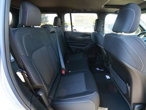New 2025 Jeep Grand Cherokee Laredo X image 29