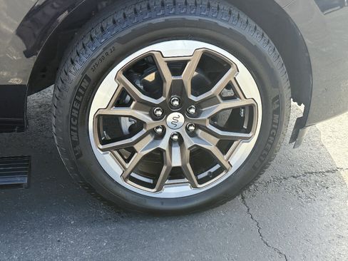 Used 2025 Ford Expedition King Ranch image 29