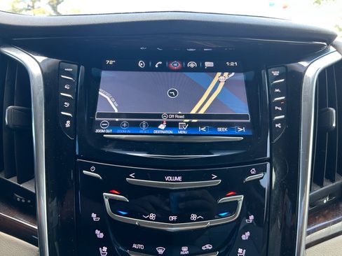 Used 2017 Cadillac Escalade Premium Luxury AWD/4WD image 28