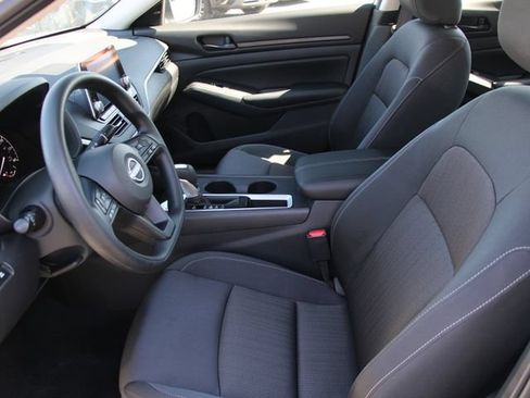 Certified 2025 Nissan Altima 2.5 S FWD image 13