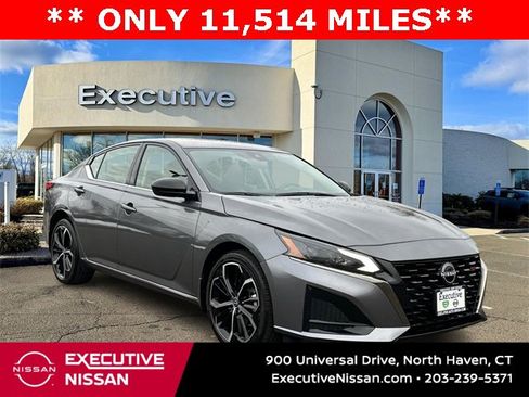 Certified 2023 Nissan Altima 2.5 SR image 1