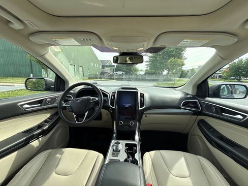 Used 2022 Ford Edge Titanium w/ Equipment Group 301A AWD/4WD image 15