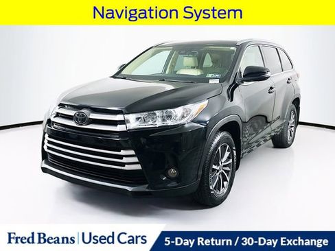 Used 2018 Toyota Highlander XLE image 3