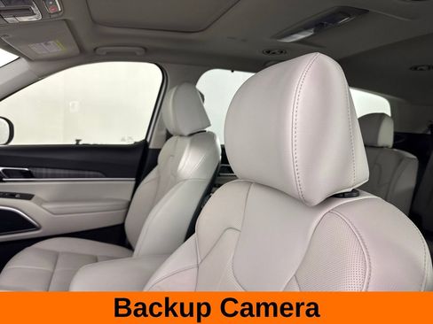 Used 2024 Kia Telluride EX w/ EX Captain's Chair Package image 10
